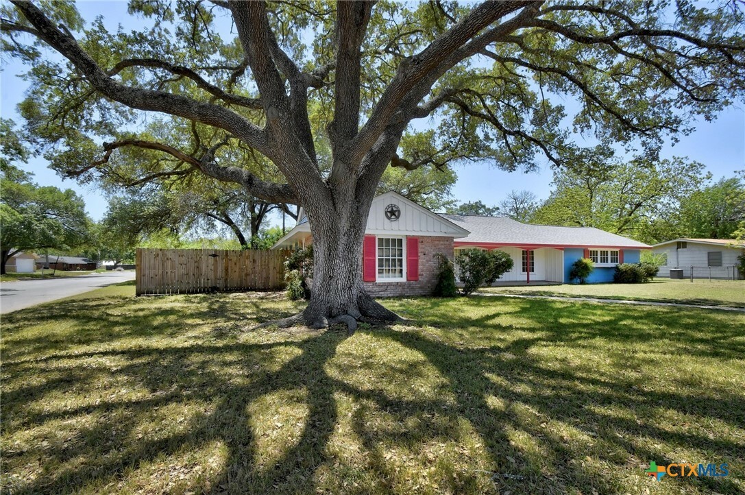 Property Photo: 1437 Mockingbird Lane TX 78155