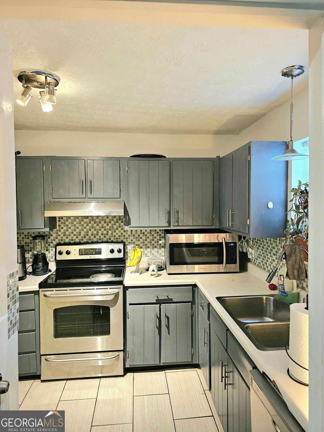 Property Photo: 6433 Stone Way GA 30260