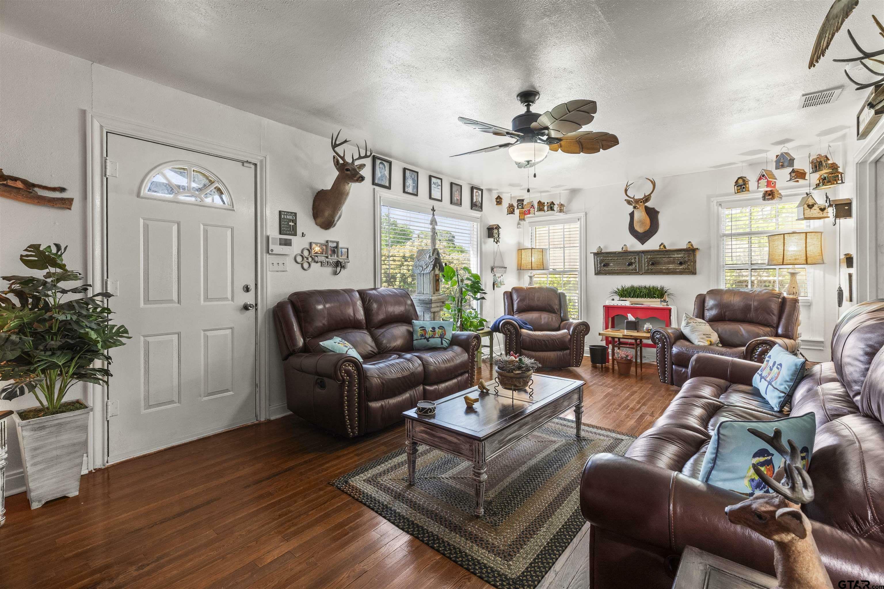 Property Photo: 815 E McDonald TX 75773
