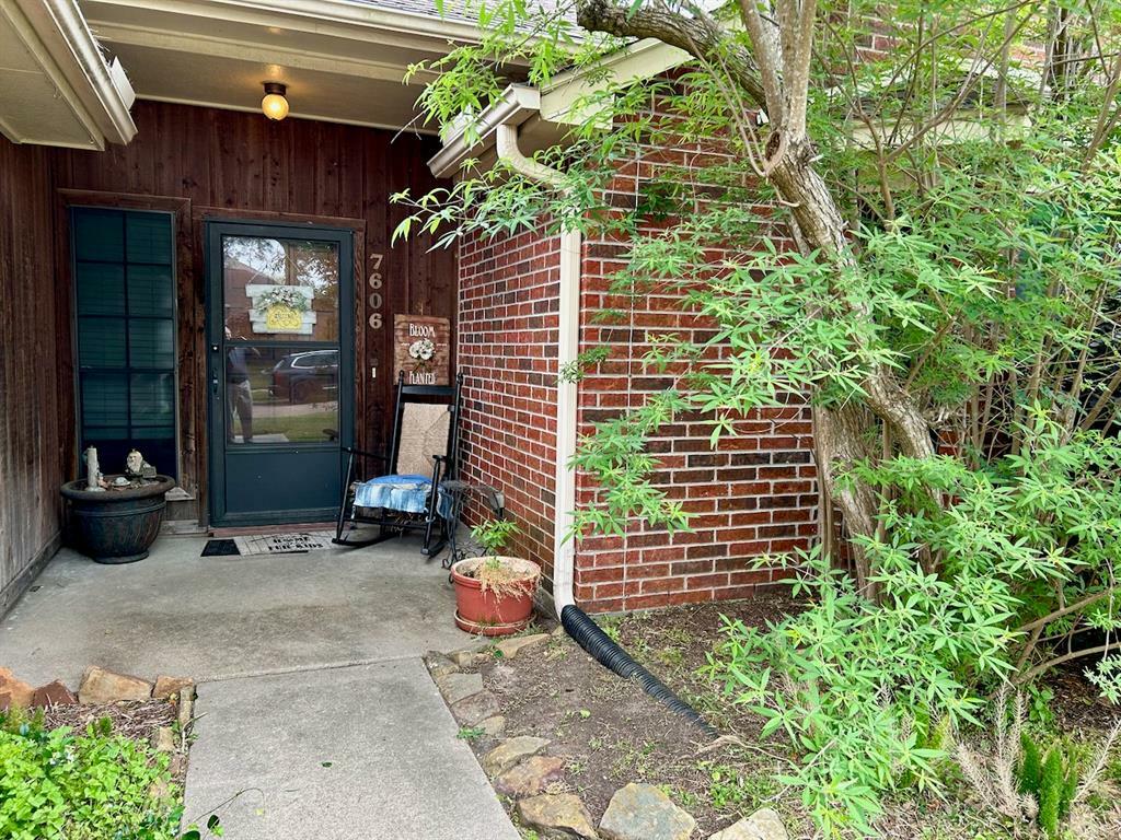Property Photo: 7606 Ashton Drive TX 77095
