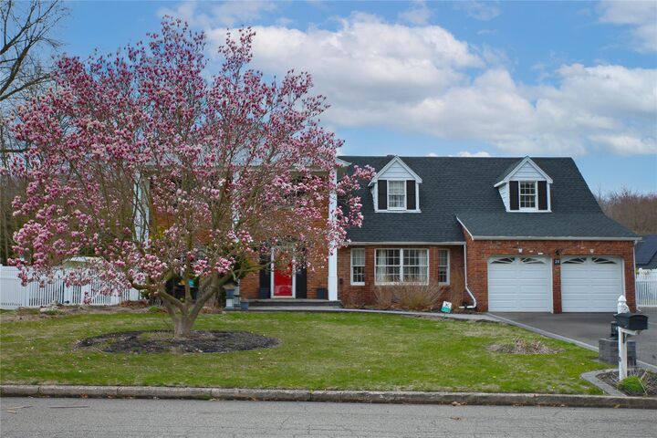 Property Photo:  28 Winfield Davis Drive  NY 11727 
