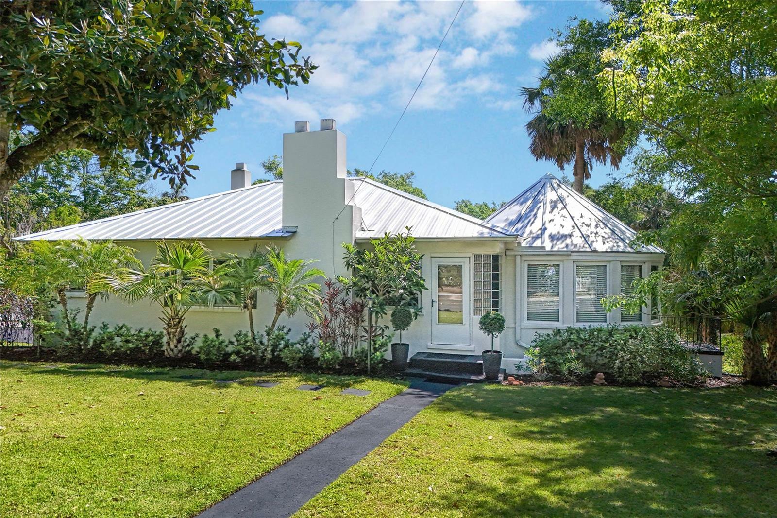 Property Photo: 306 N Clayton Street FL 32757