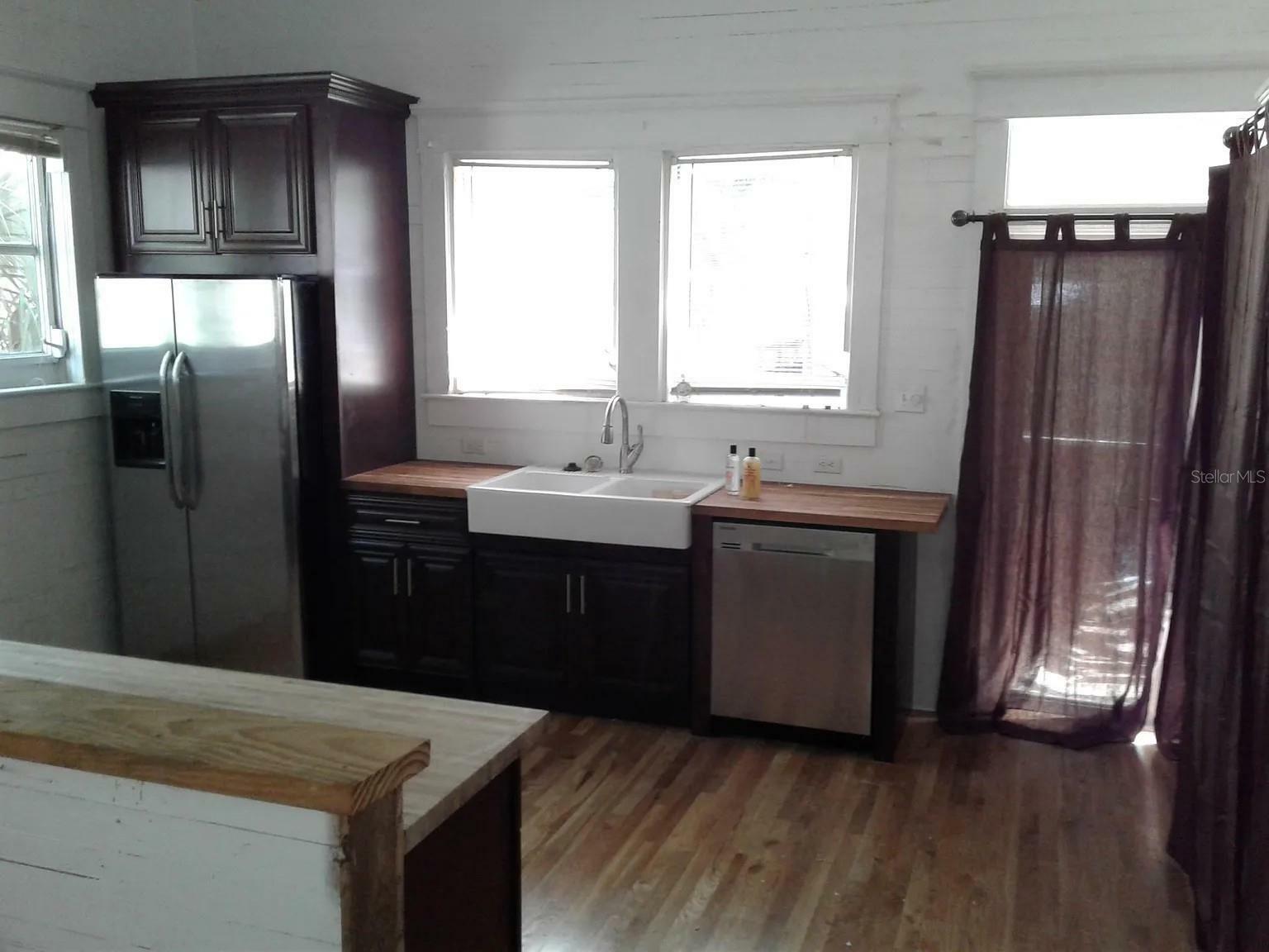 Property Photo: 2221 E 11th Avenue FL 33605