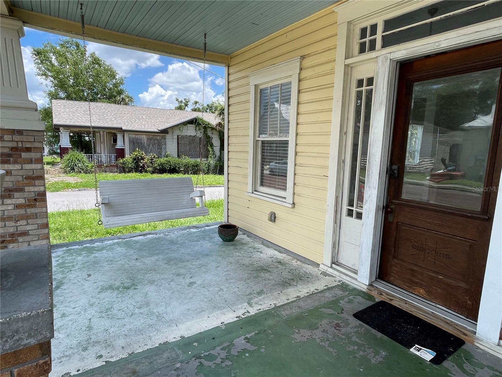 Property Photo: 2221 E 11th Avenue FL 33605