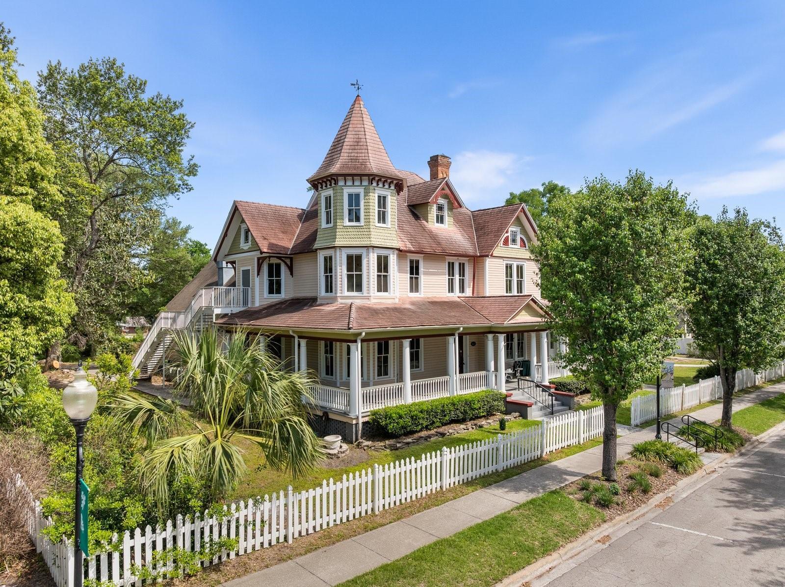 Property Photo: 14603 Main Street FL 32615