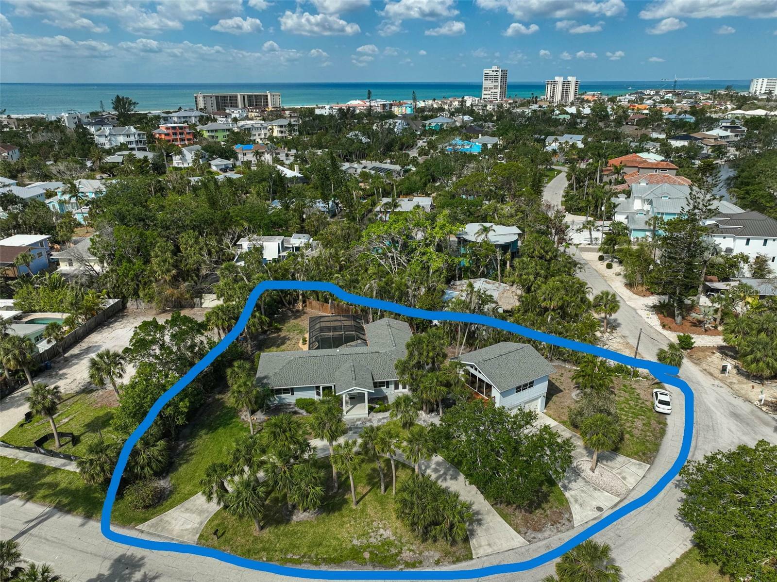Property Photo: 105 Island Circle FL 34242
