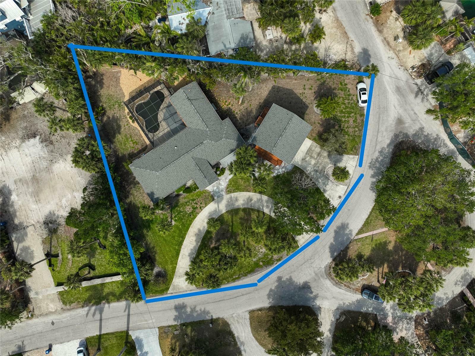 Property Photo: 105 Island Circle FL 34242