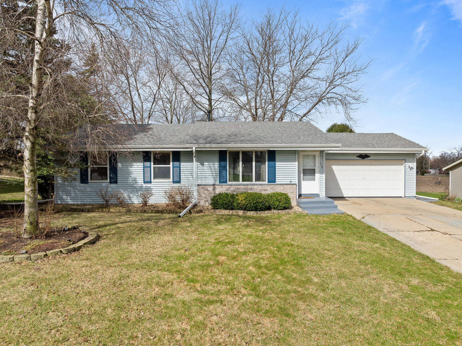 Property Photo:  638 S Sixth St  WI 53115 