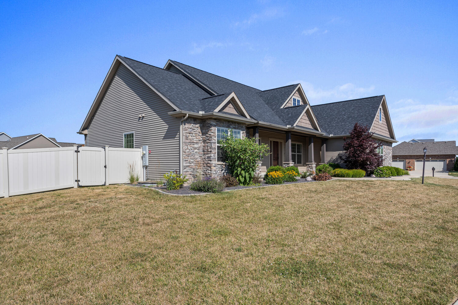 Property Photo: 1101 Cascade Drive IL 61874
