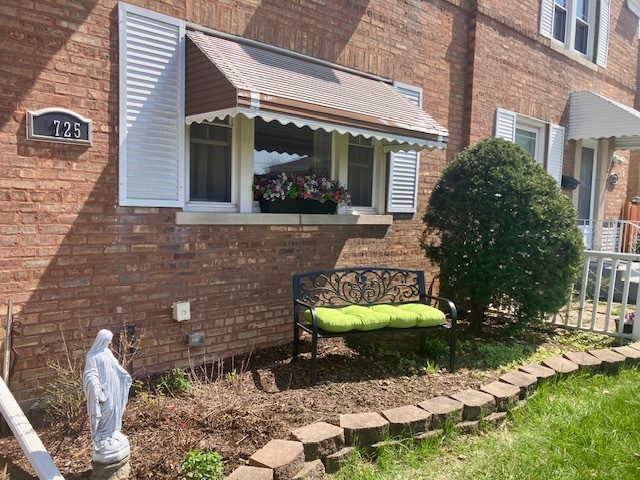 Property Photo: 1725 N 21 Avenue IL 60160