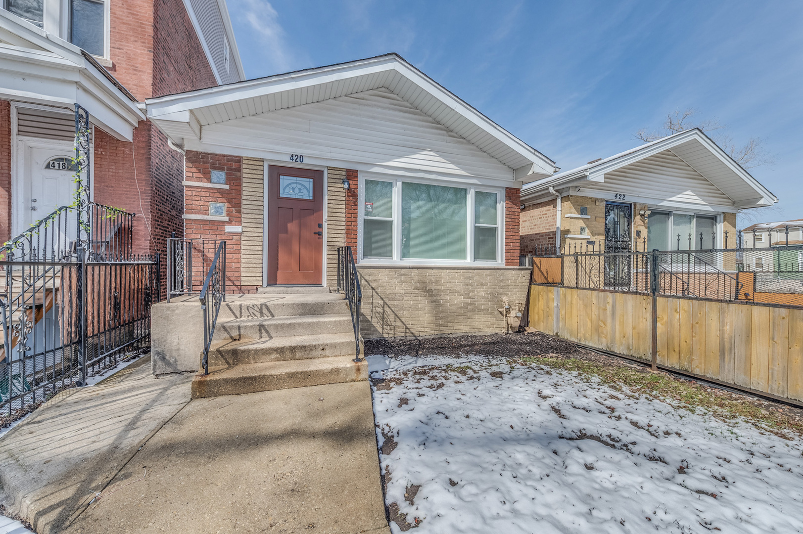 Property Photo: 420 N Hamlin Avenue IL 60624