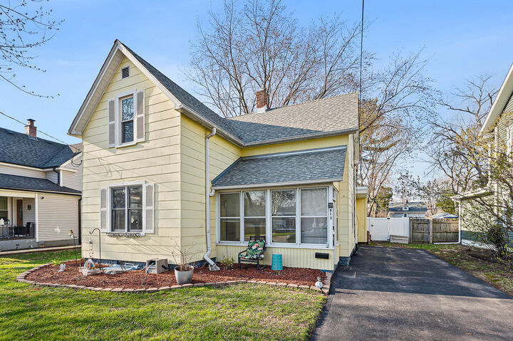 913 Gleason Avenue  Aurora IL 60506 photo