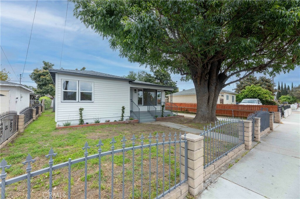 Property Photo:  15158 San Jose Avenue  CA 90723 