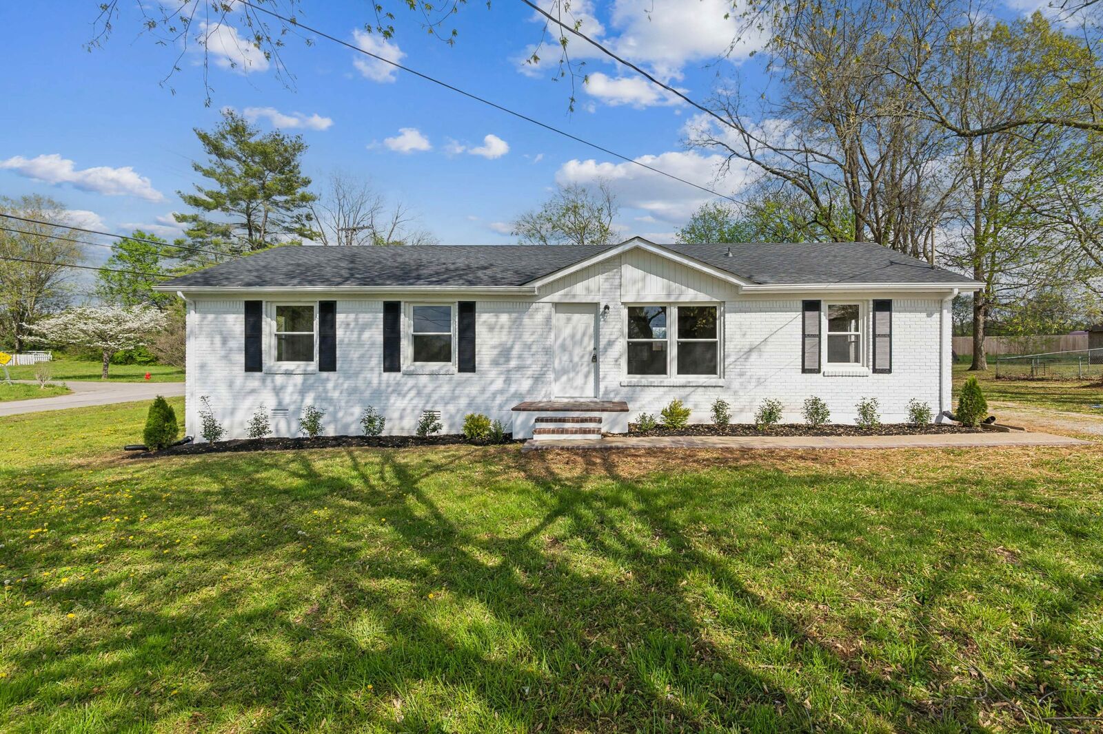Property Photo:  101 Gardenia St  TN 38474 