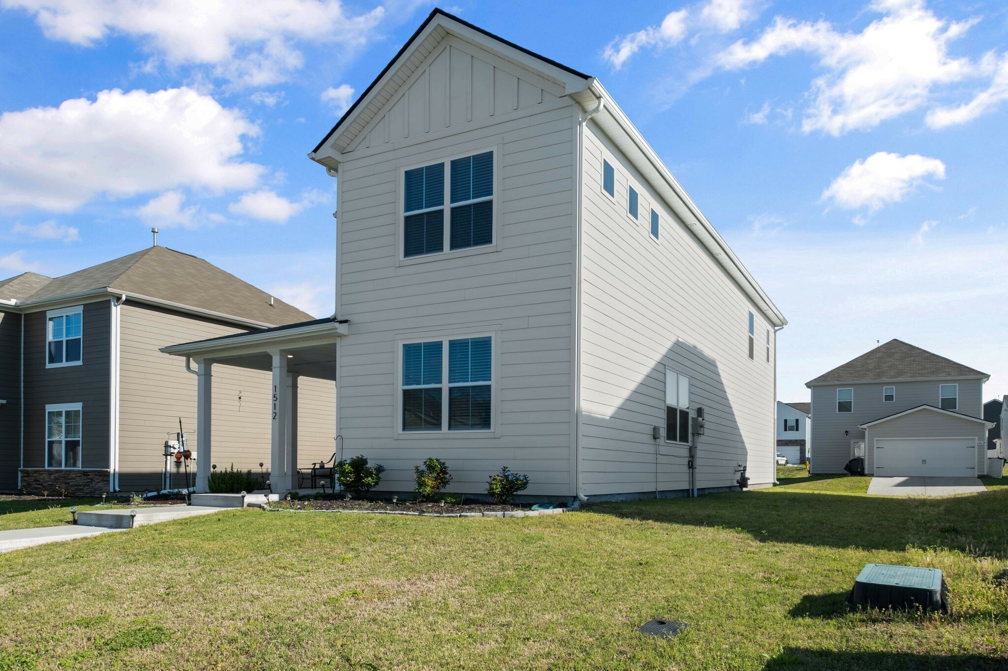 Property Photo: 1512 Ashgrove Pl TN 37087
