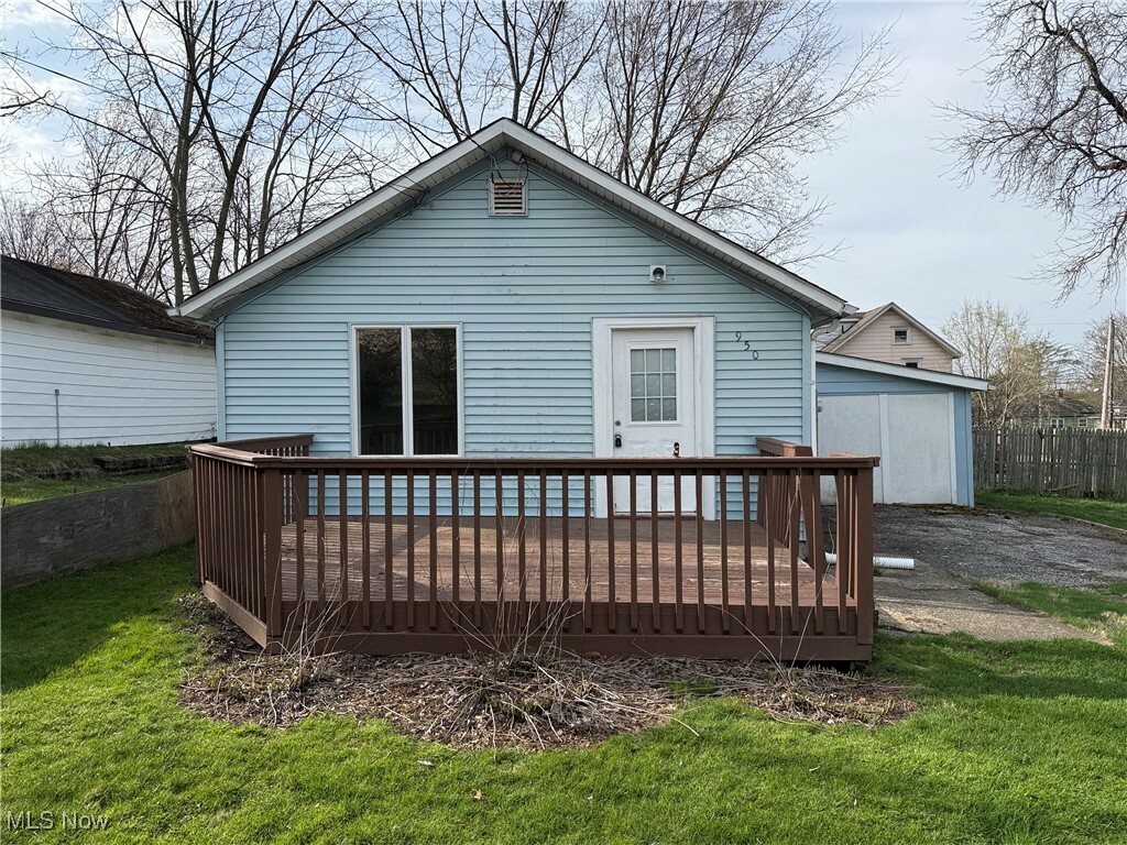 Property Photo: 950 Harrison Avenue OH 44314