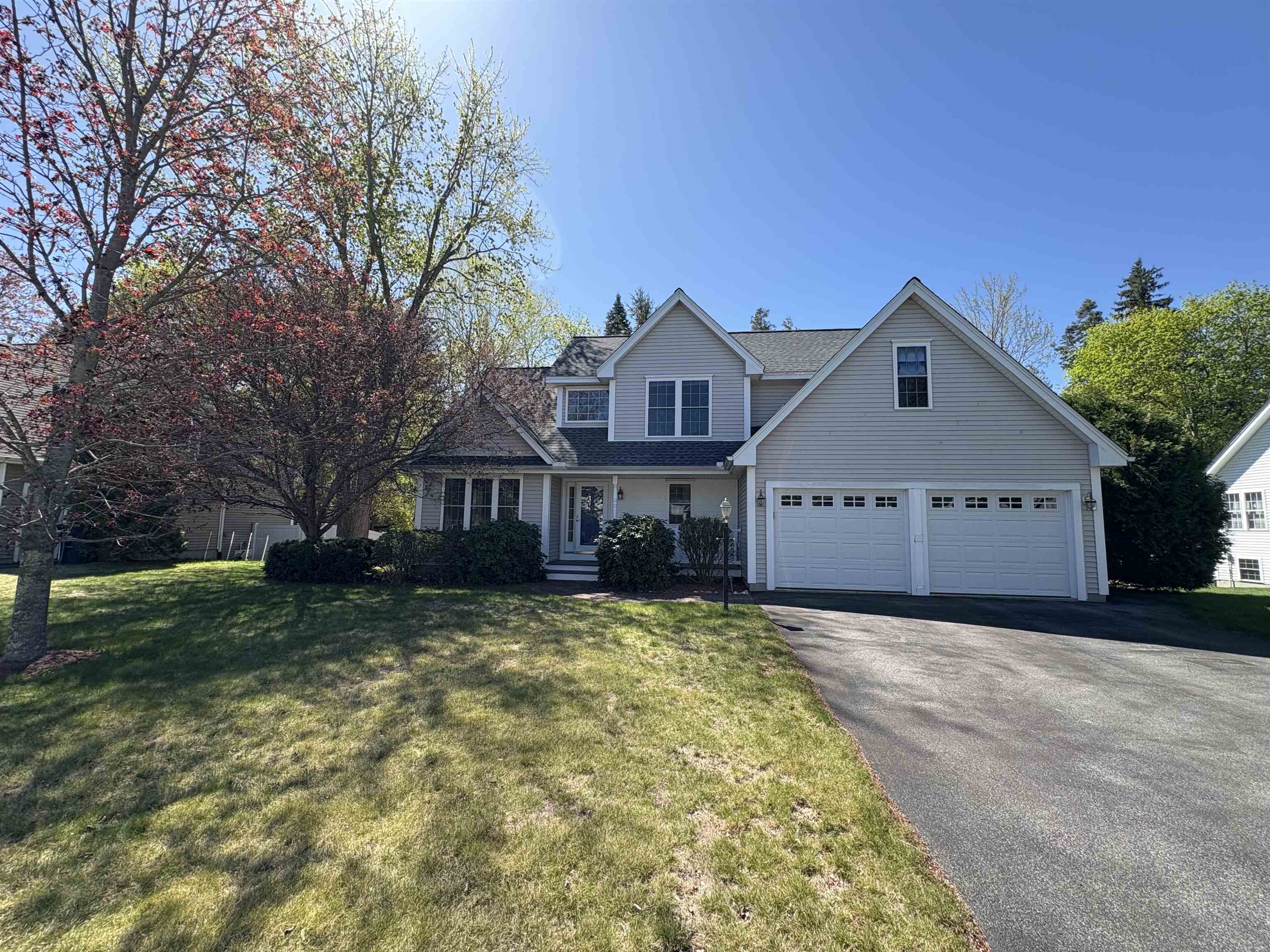 Property Photo: 6 Smithfield Terrace NH 03064