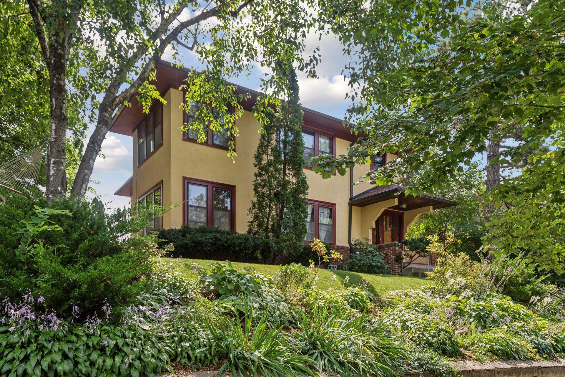 Property Photo: 2092 Fairmount Avenue MN 55105
