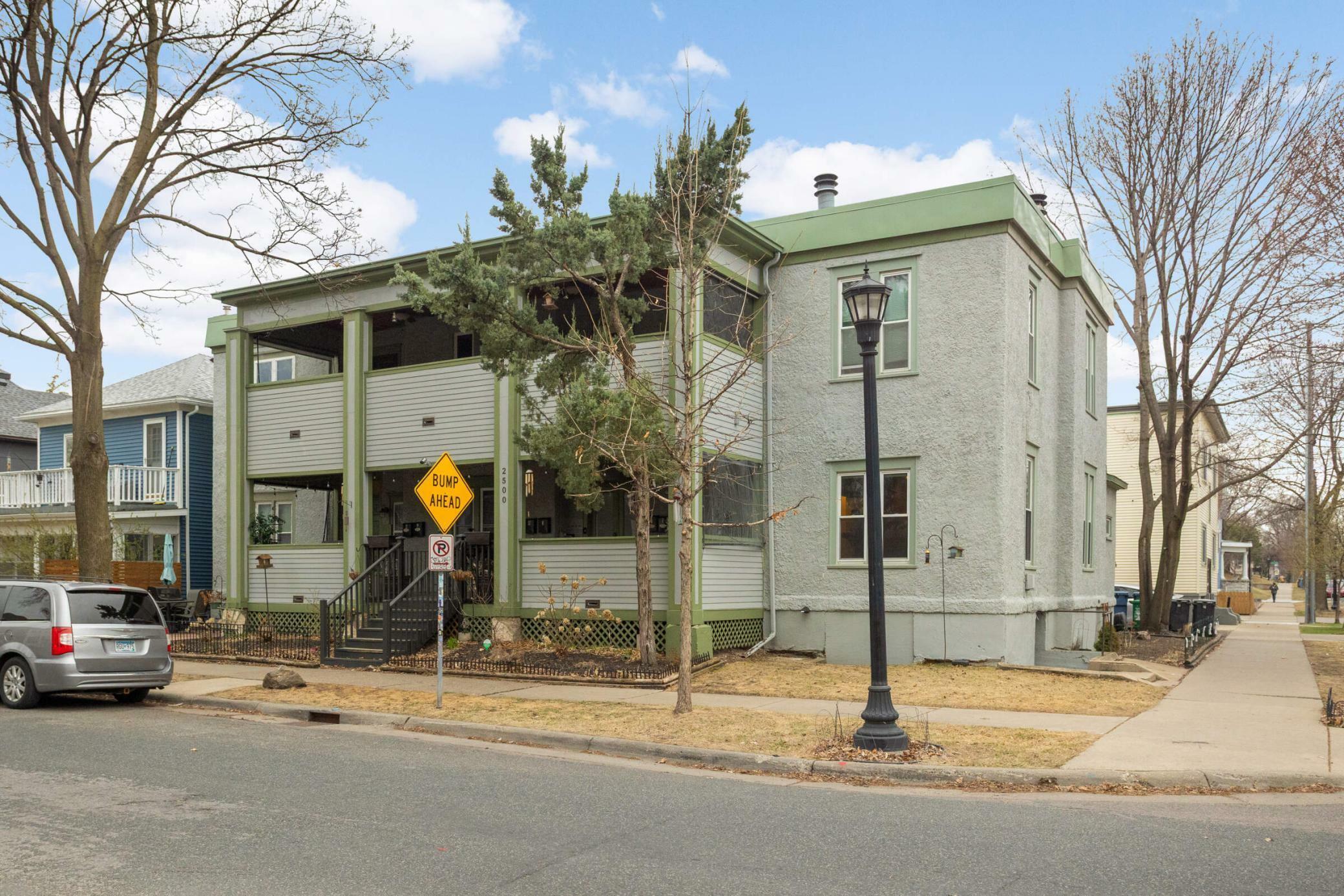 Property Photo:  2500 Aldrich Avenue S 4  MN 55405 