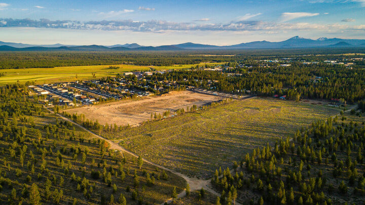 Property Photo: 51305 Evans Way OR 97739