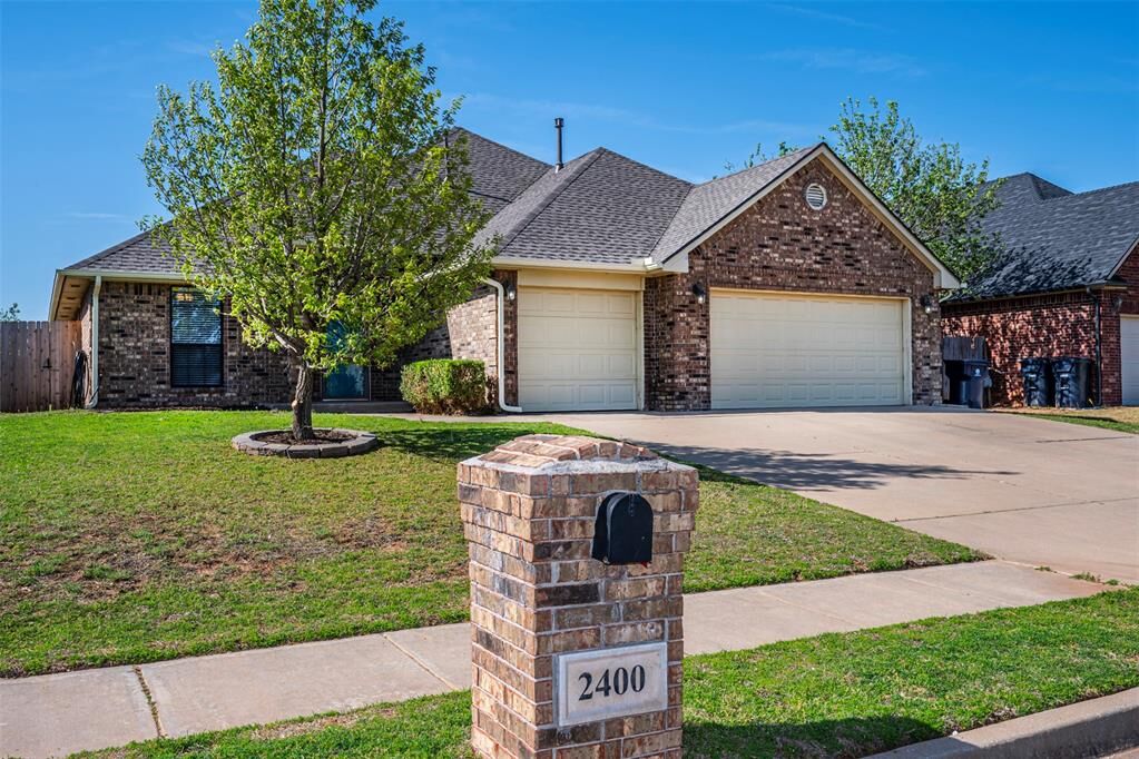 Property Photo:  2400 NW 157th Terrace  OK 73013 