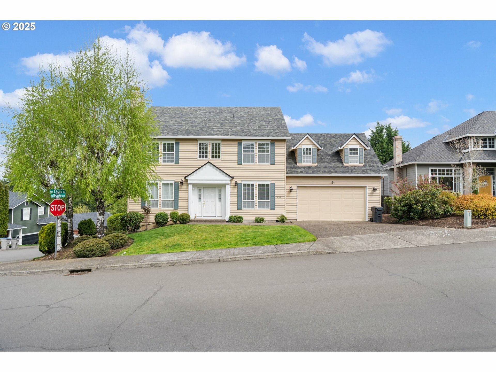 Property Photo: 13719 SW Westridge Ter OR 97223