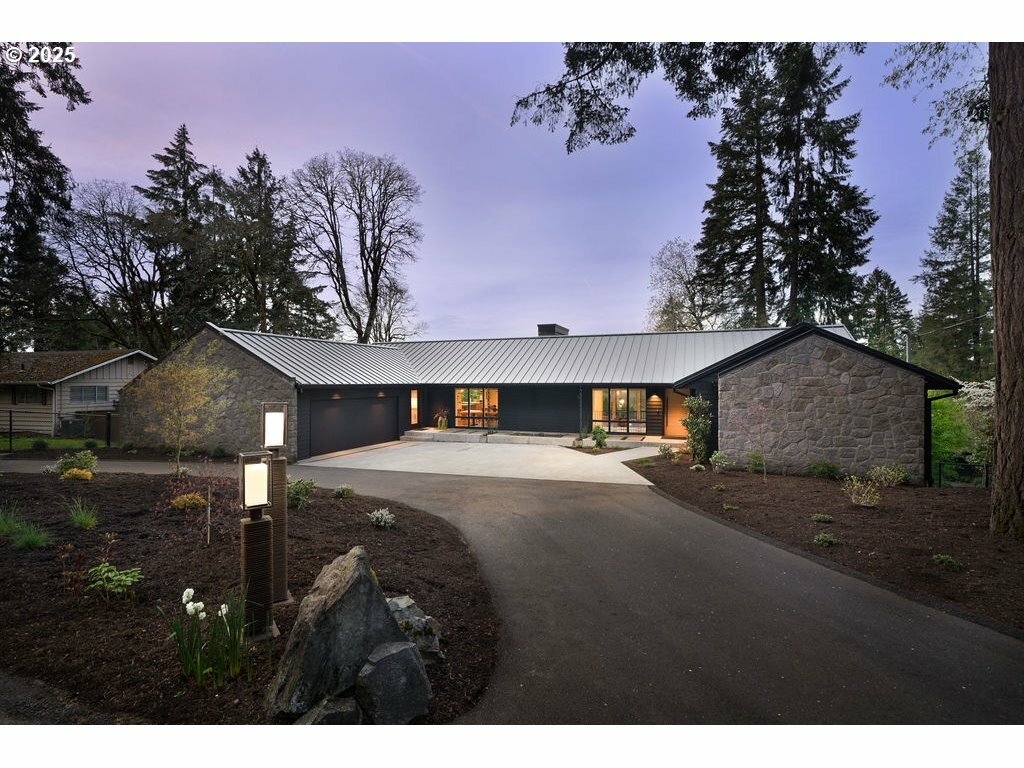 Property Photo: 2627 Park Rd OR 97034