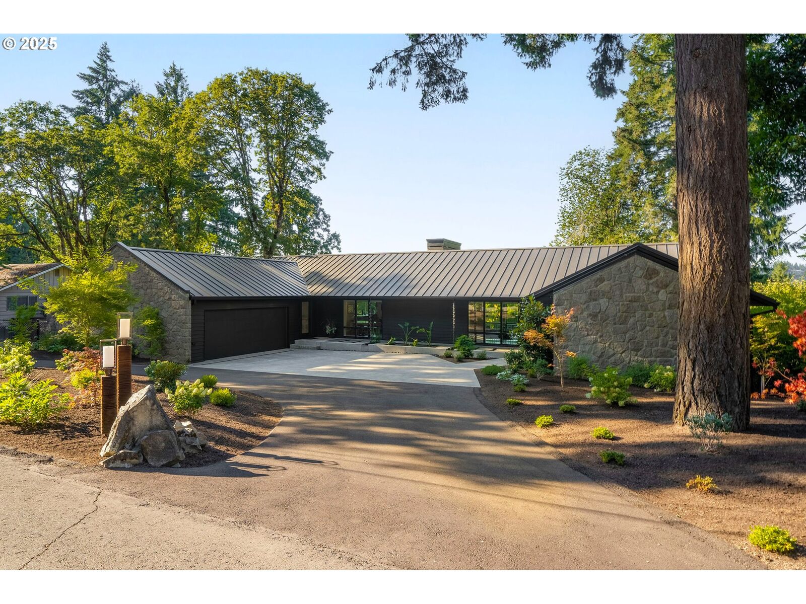 Property Photo:  2627 Park Rd  OR 97034 