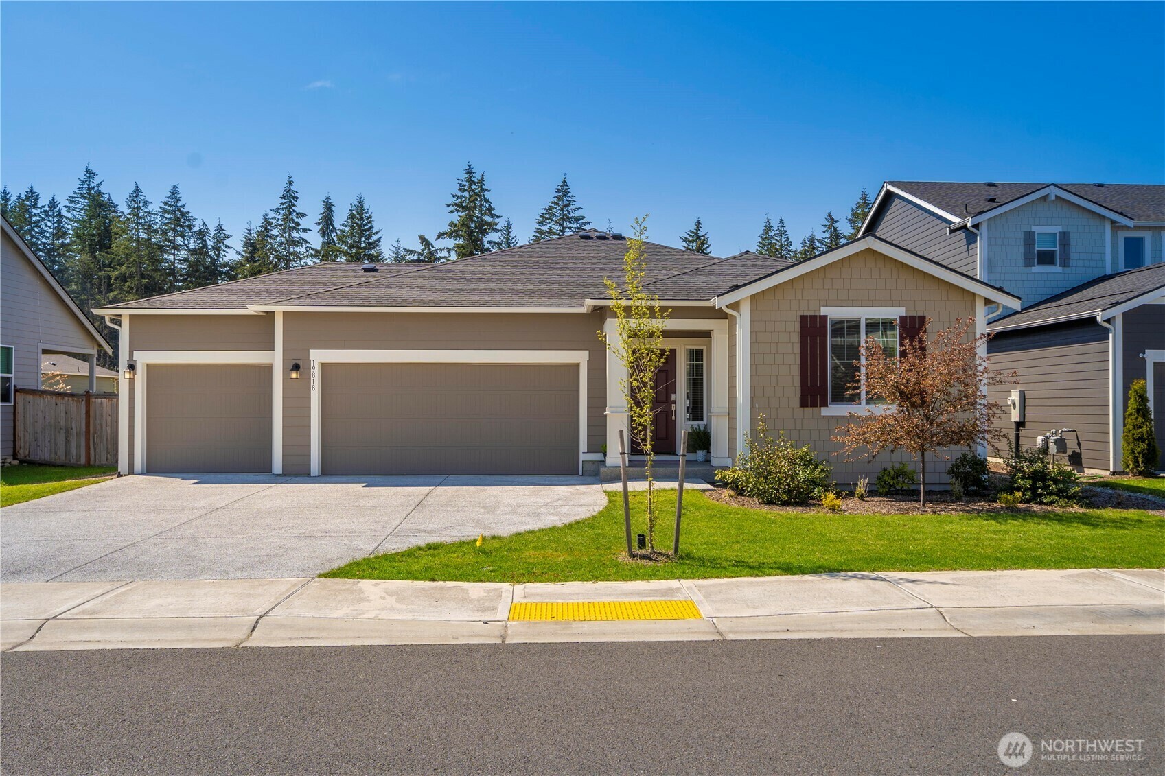 Property Photo: 19818 135th Avenue E WA 98338
