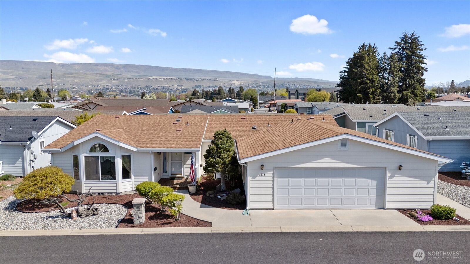 Property Photo: 1233 Woods Street WA 98801