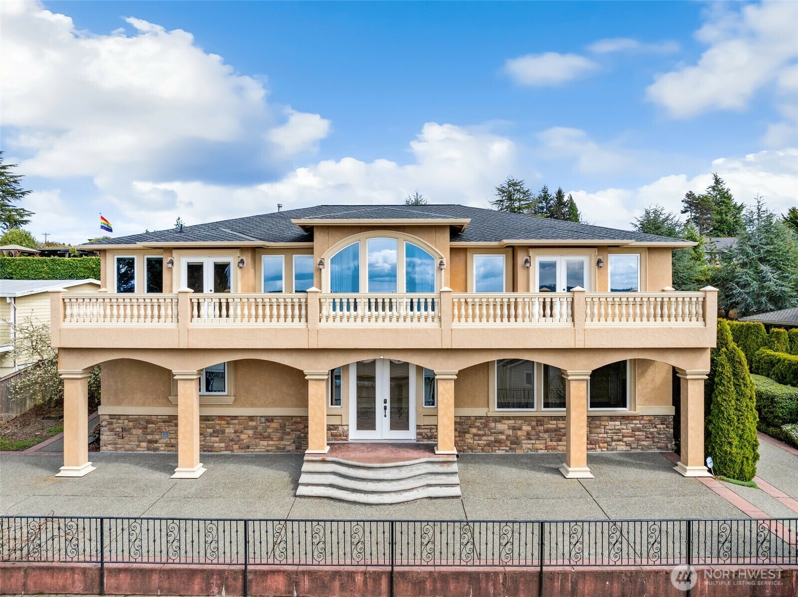 7613 N 10th Street  Tacoma WA 98406 photo