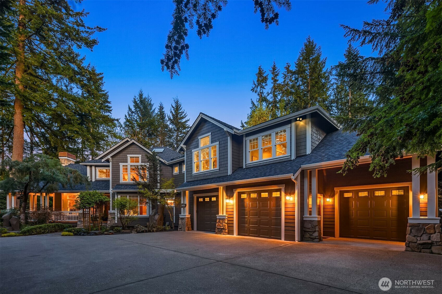 Property Photo: 18908 160th Avenue NE WA 98072