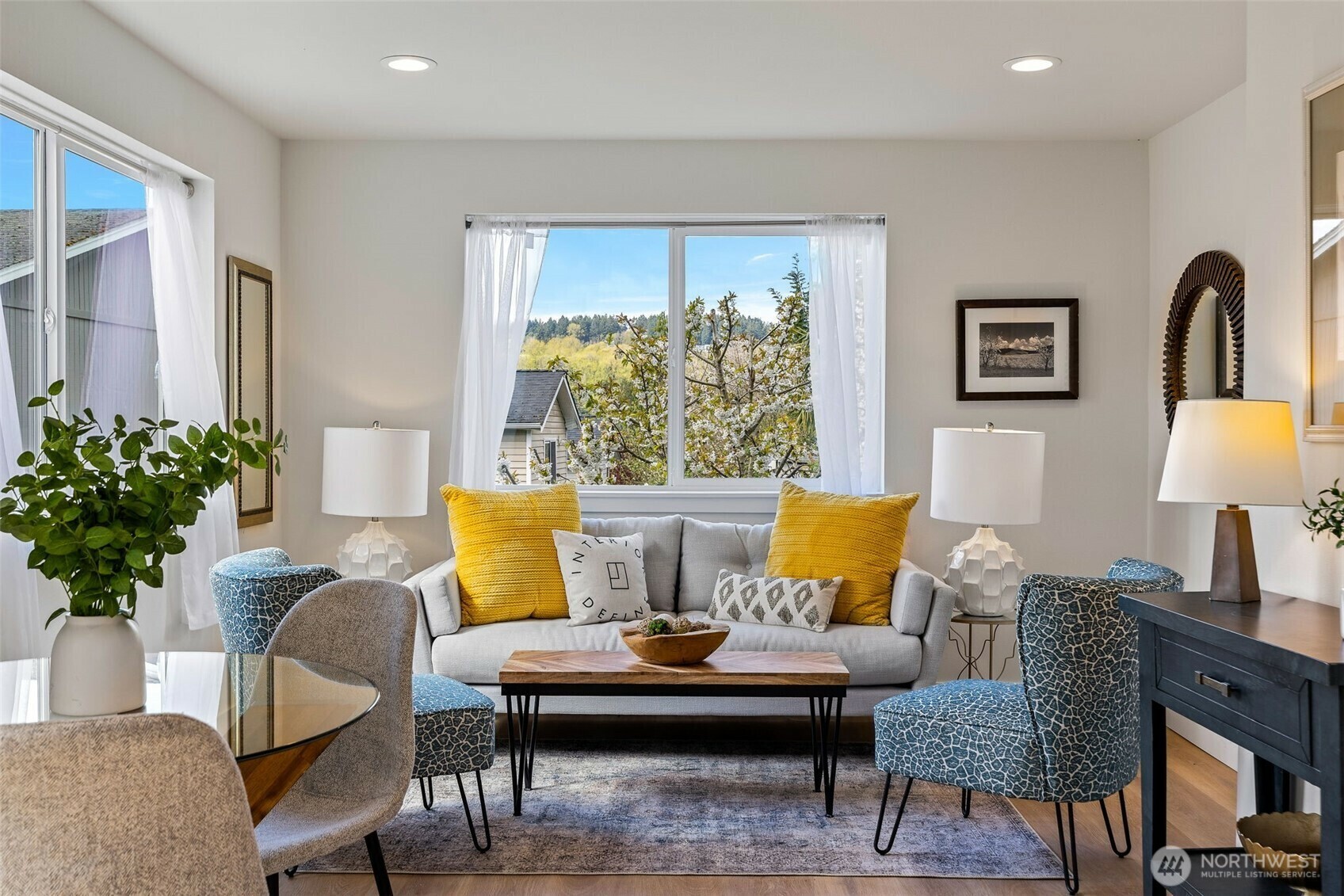 Property Photo: 1040 S Director Street B WA 98108