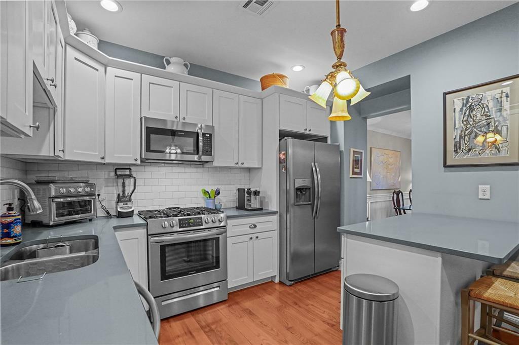 Property Photo:  7 Mount Hope Avenue 207  RI 02906 