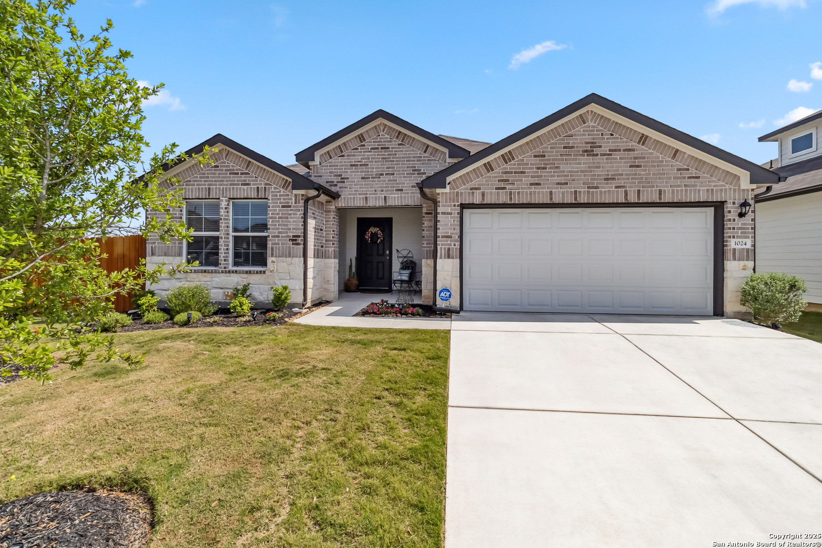Property Photo: 1024 Peccary Pl TX 78155