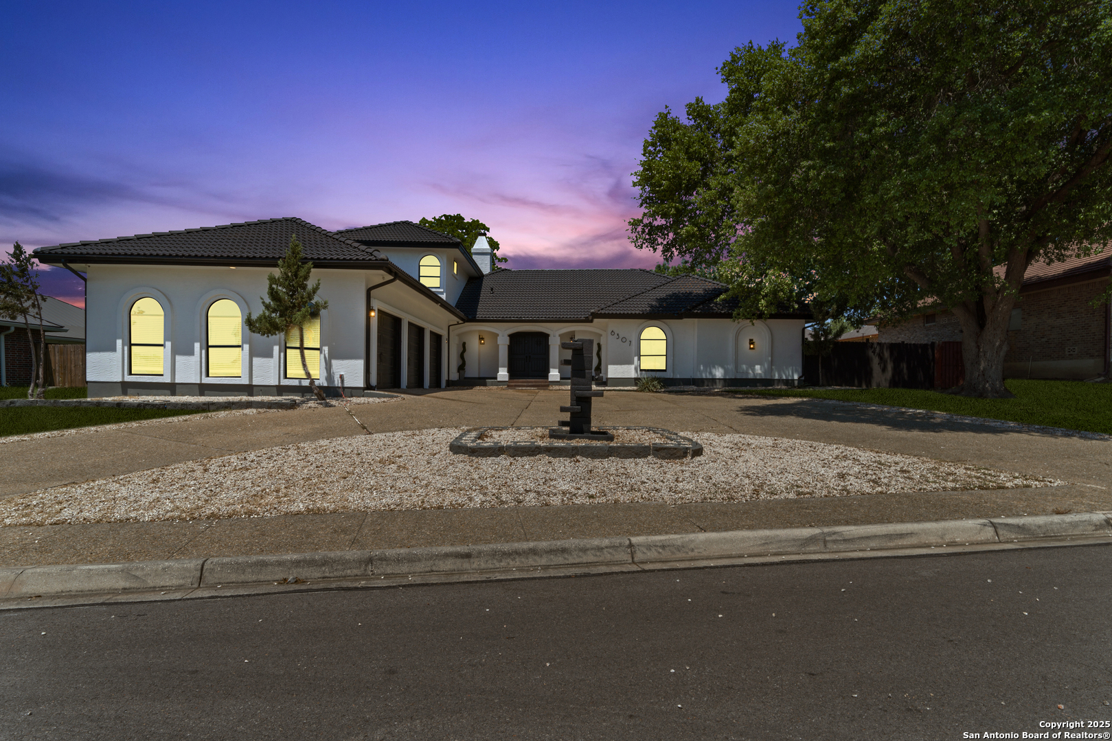 Property Photo: 6307 Hidden Hollow TX 78239