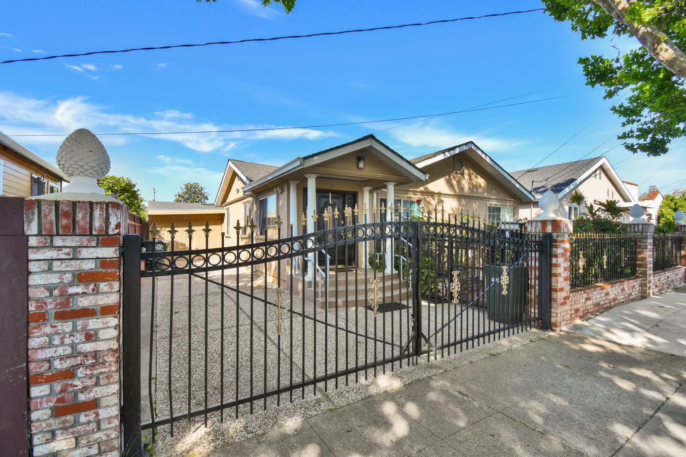 Property Photo: 7 Lindbergh Street CA 94401