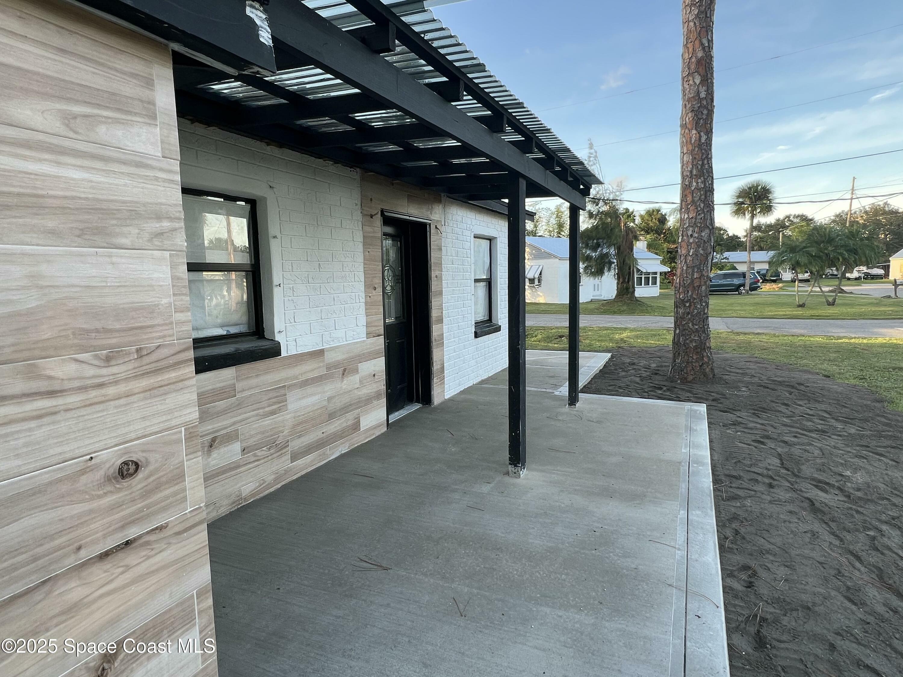 Property Photo: 1279 Earl Drive FL 32952