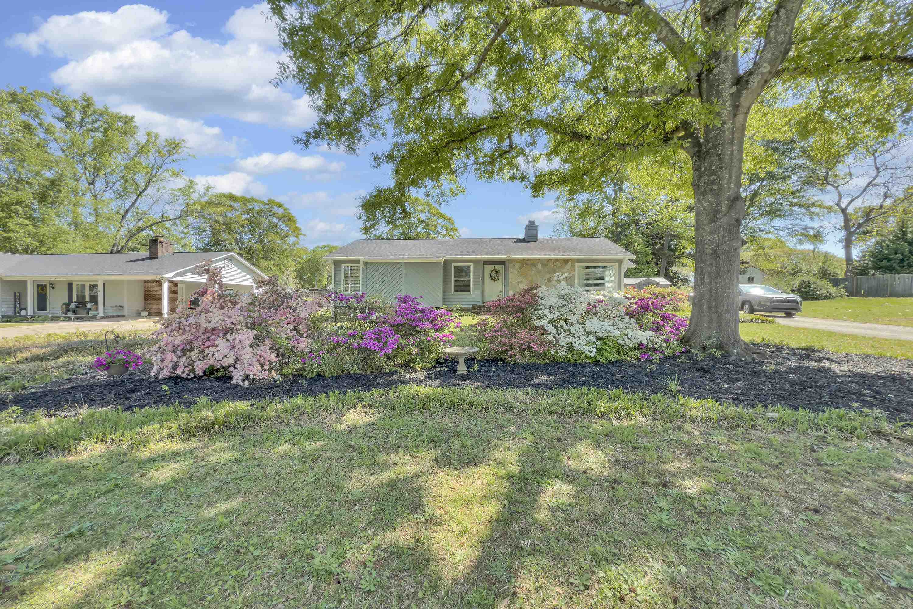Property Photo: 110 Oak Drive SC 29650