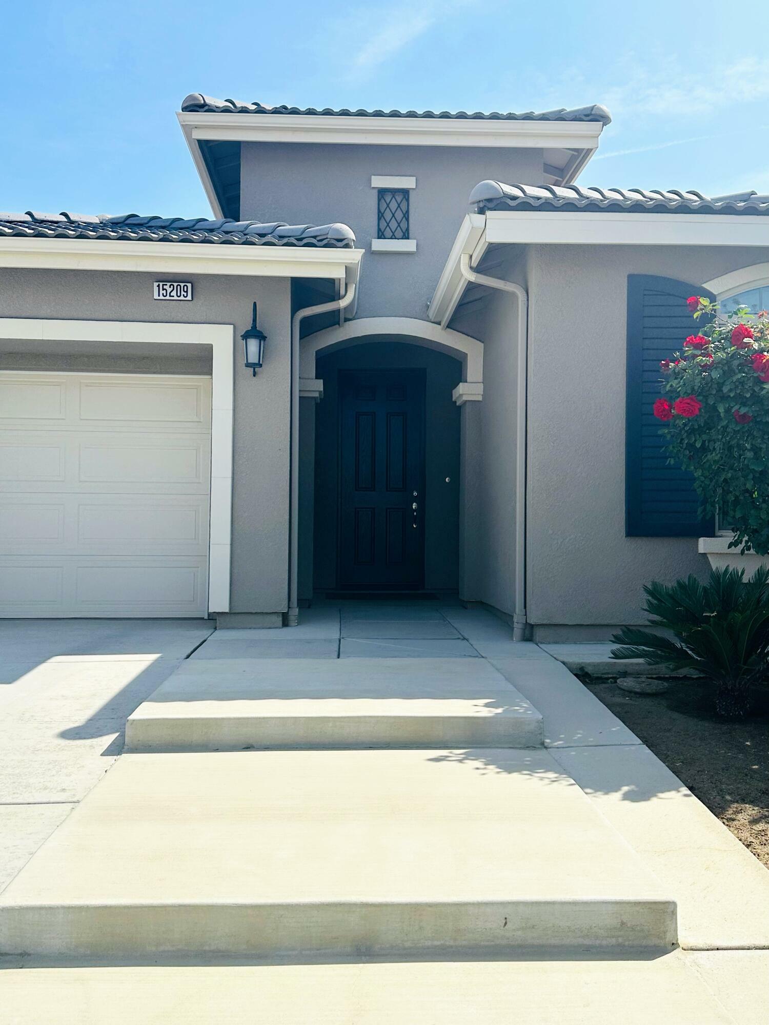 Property Photo: 15209 Aldridge Avenue CA 93314