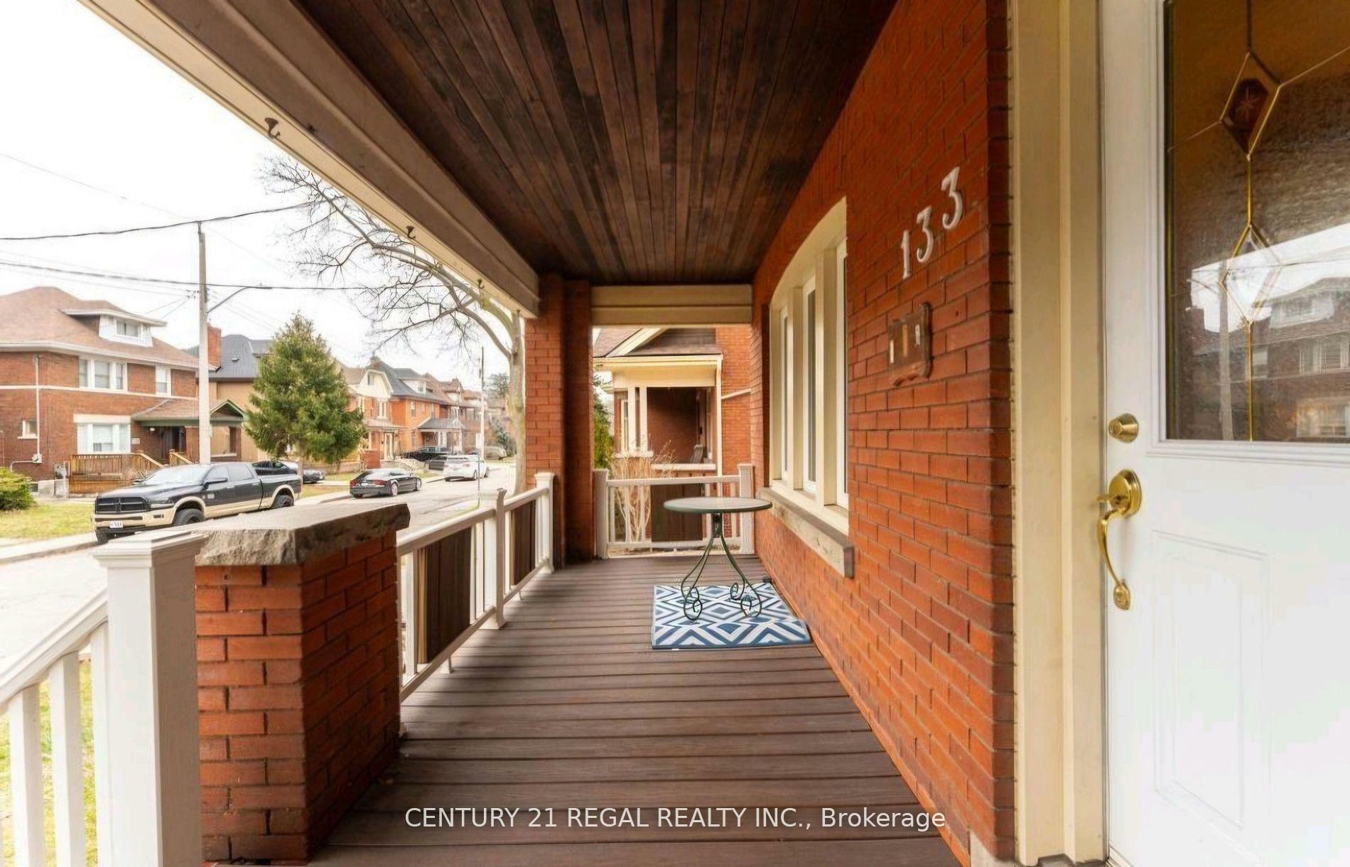 Photo de la propriété: 133 Eastbourne Avenue Main ON L8M 2M9