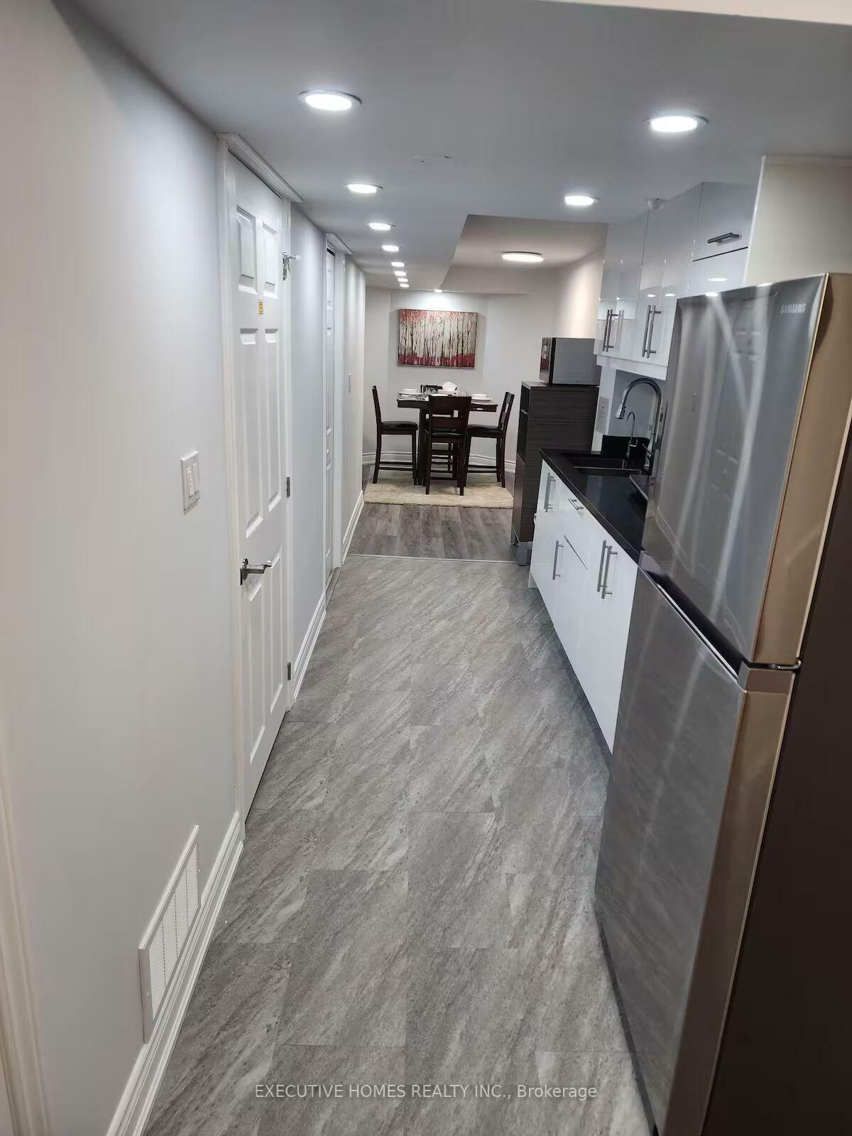 Property Photo: 977 Asleton Boulevard ON L9T 7K3