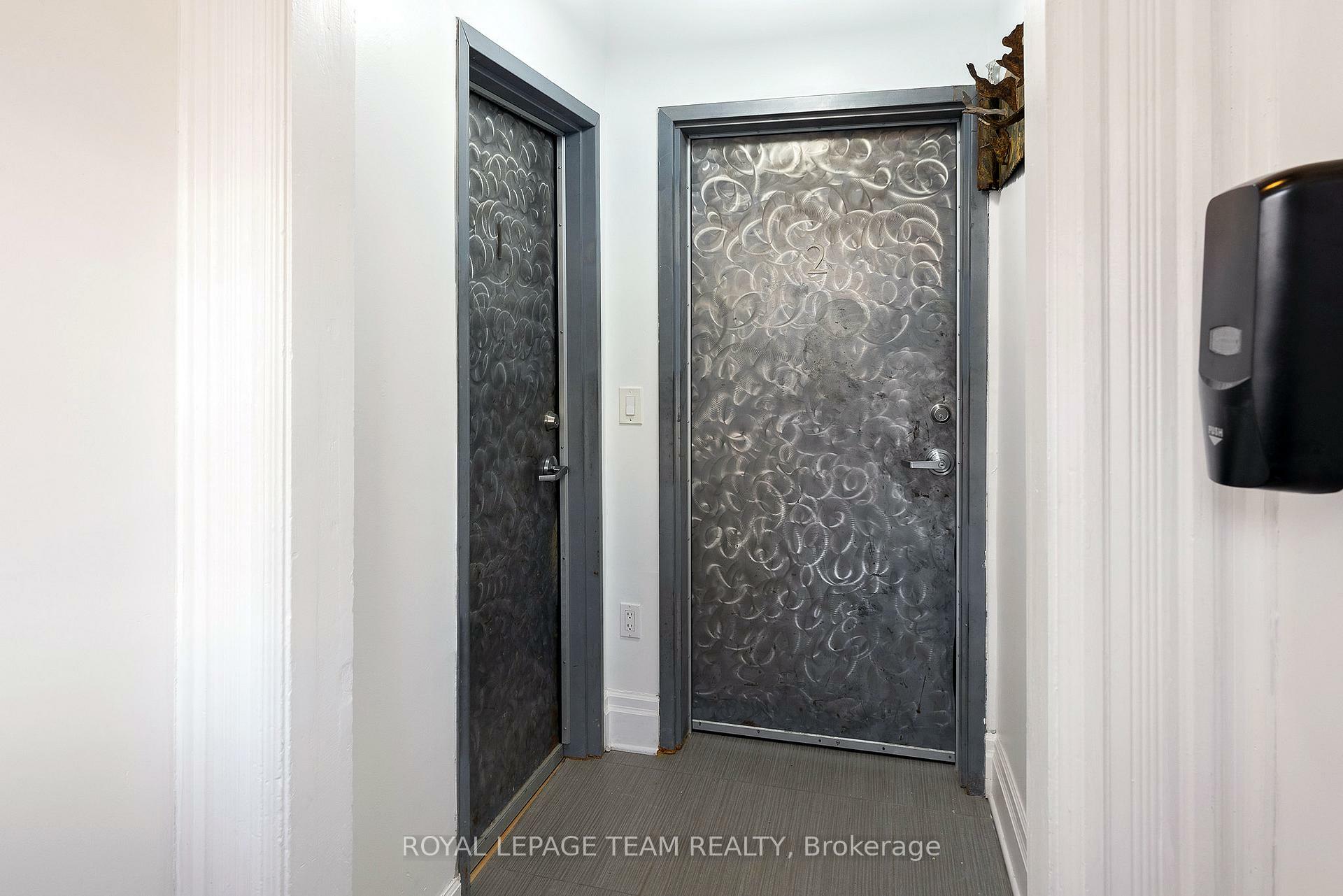 Property Photo: 72 Maclaren Street ON K2P 0K6