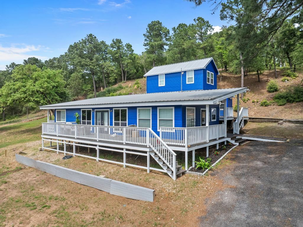 129 Valley Spur  Smithville TX 78957 photo