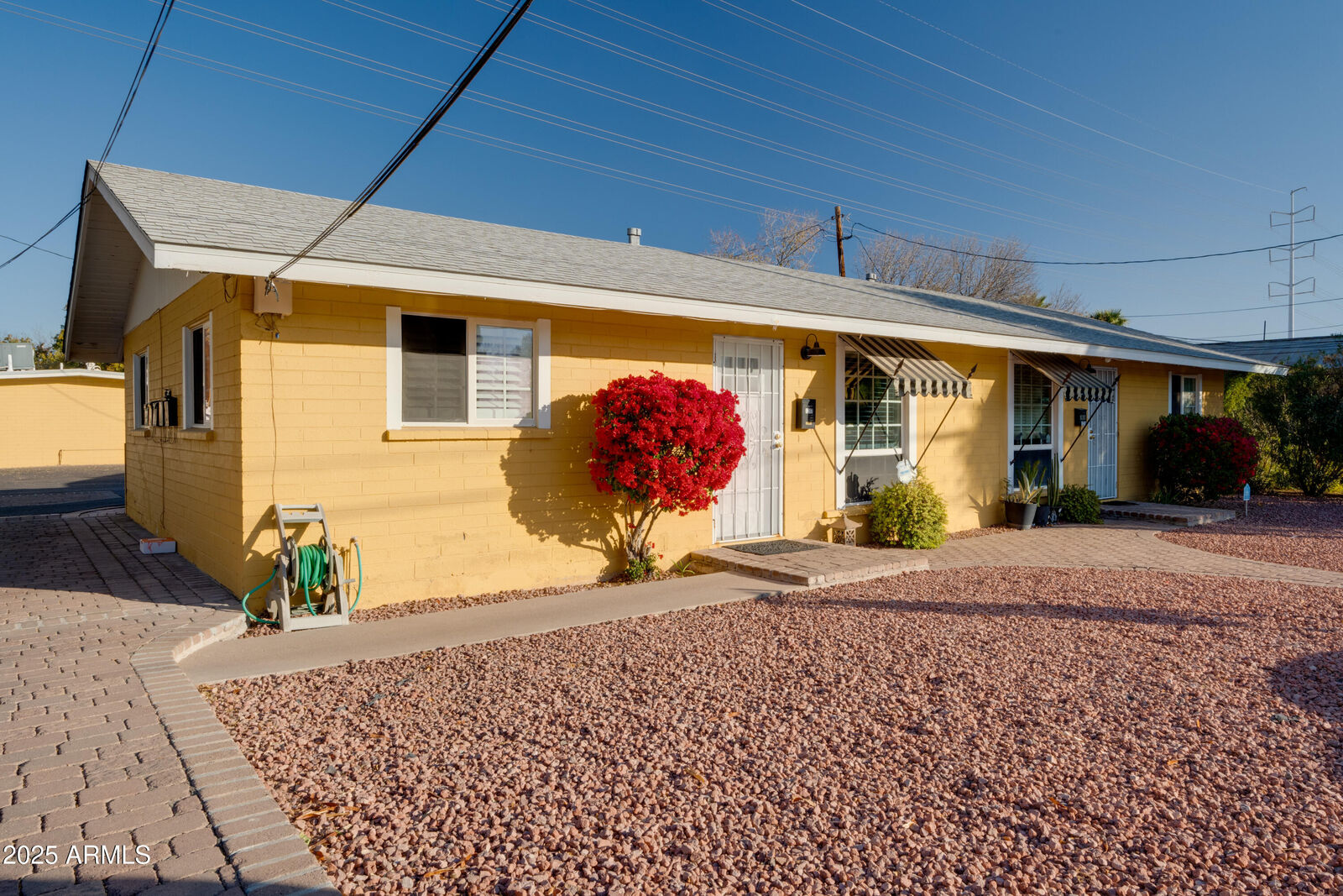 Property Photo:  1219 S Farmer Avenue  AZ 85281 