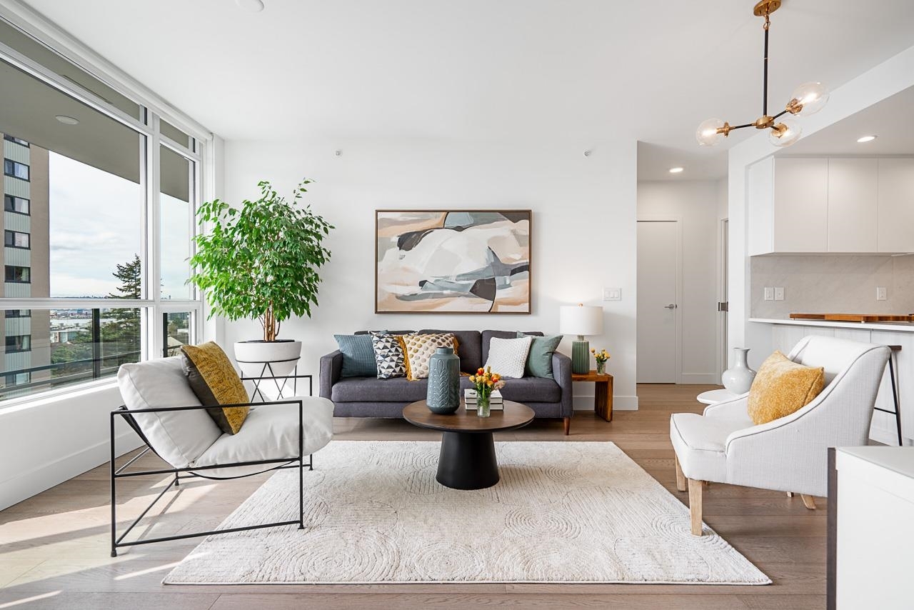 Property Photo: 177 W 3rd Street 406 BC V7M 0G5