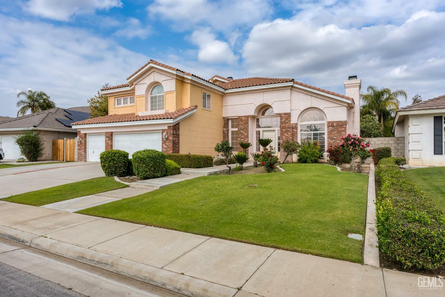 Property Photo: 1508 Fieldspring Drive CA 93311