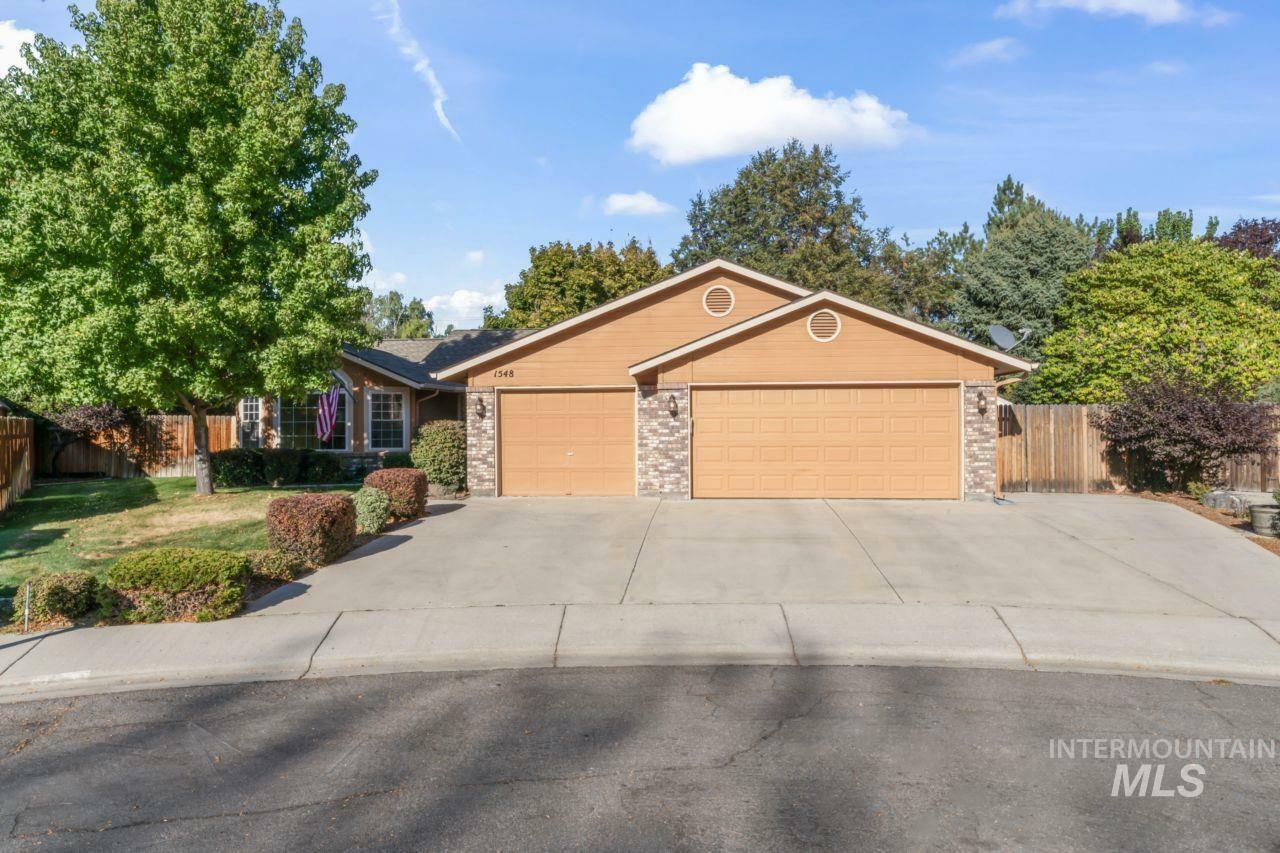 Property Photo: 1548 N Vineyards Ave ID 83642-1990