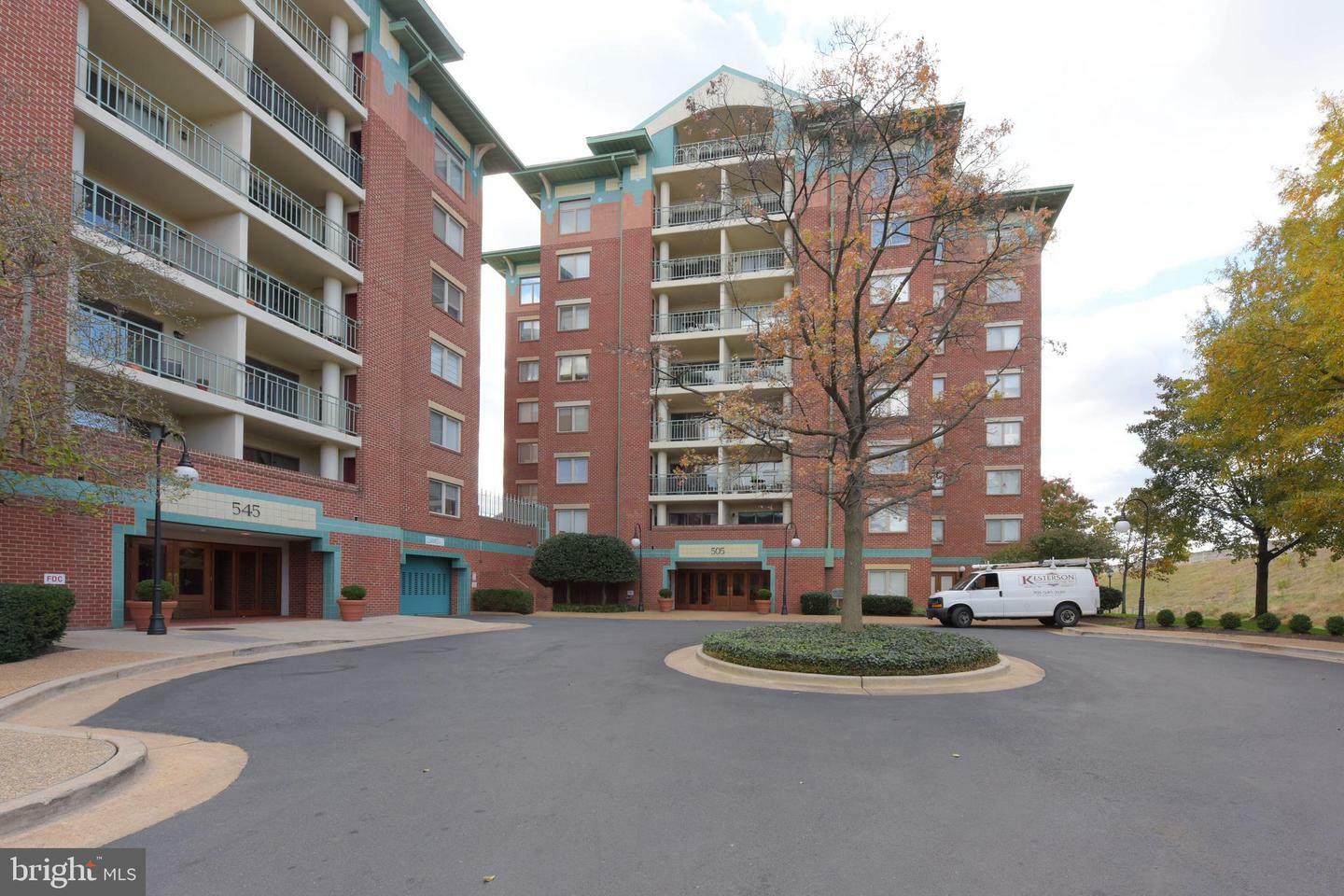 Property Photo: 505 E Braddock Road 706 VA 22314