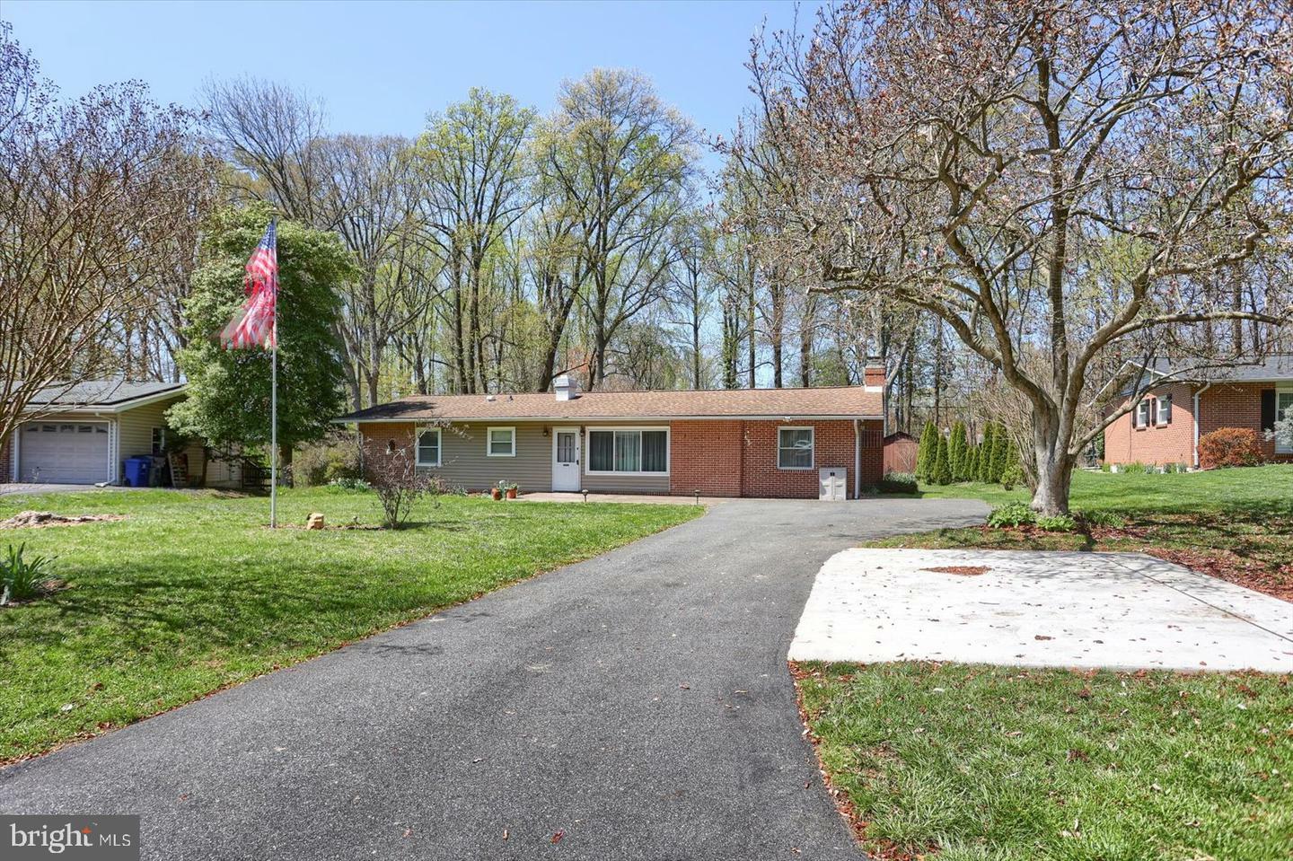 Property Photo: 118 W Belcrest Road MD 21014